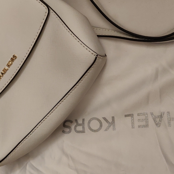 Michael Kors Small White Crossbody / Hand  Bag - Picture 5 of 13